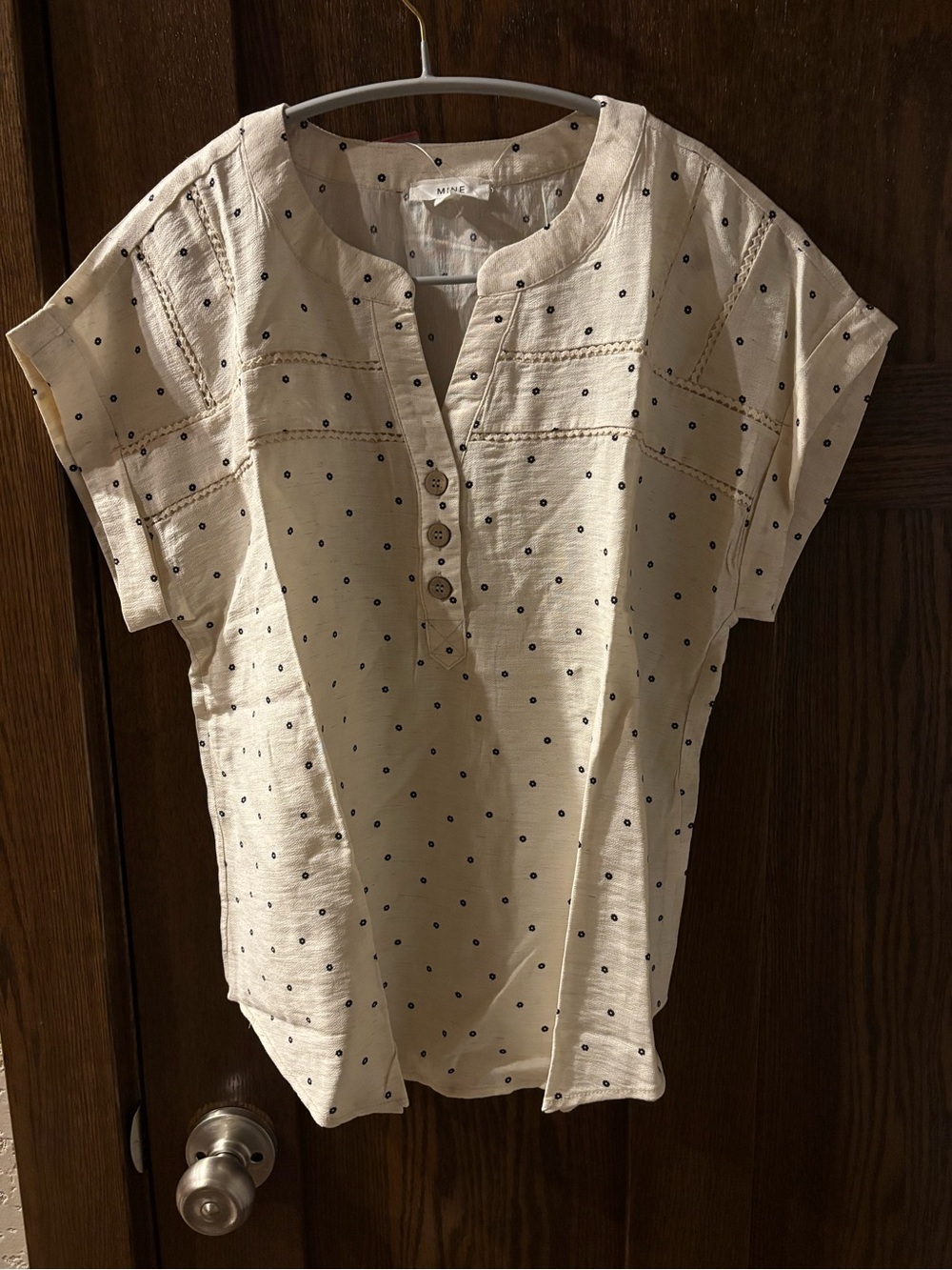 Mine Polka Dot Short Sleeveless Henley Top - Cream
Large.
